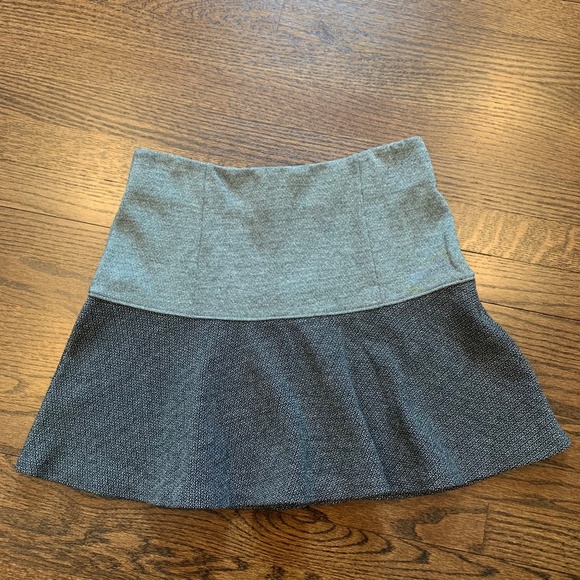 Theory Gray Tweed Mini Skirt - Size 0 - Picture 1 of 4